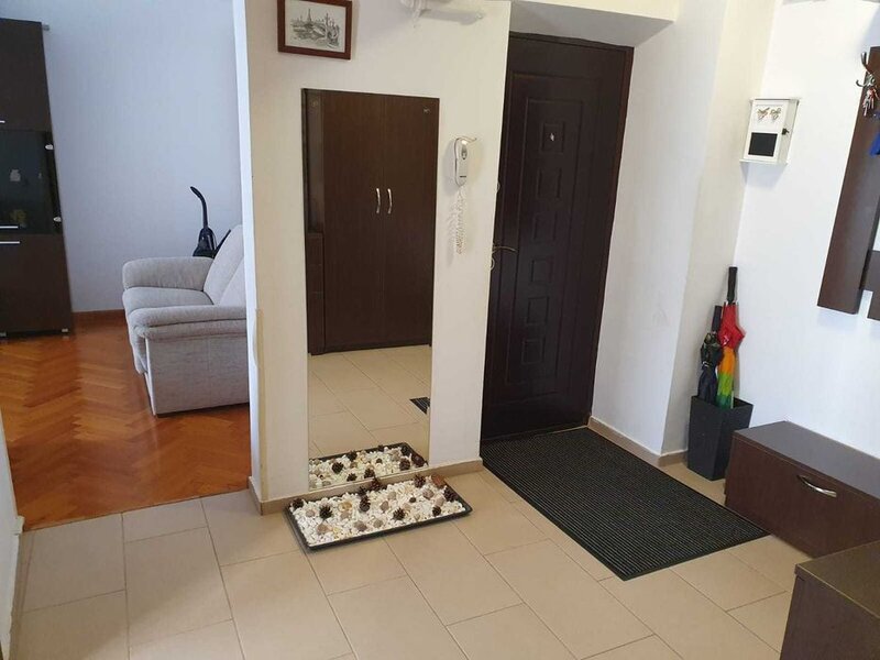 Tei, vanzare apartament 3 camere, renovat mobilat,